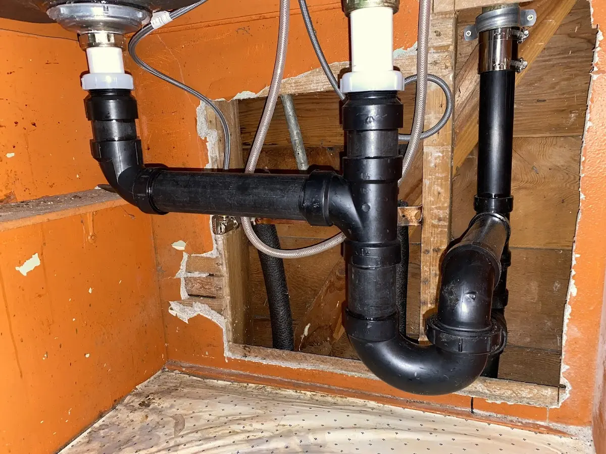Professional Garbage Disposal Repair equipment and tools on the job in Muhlenberg